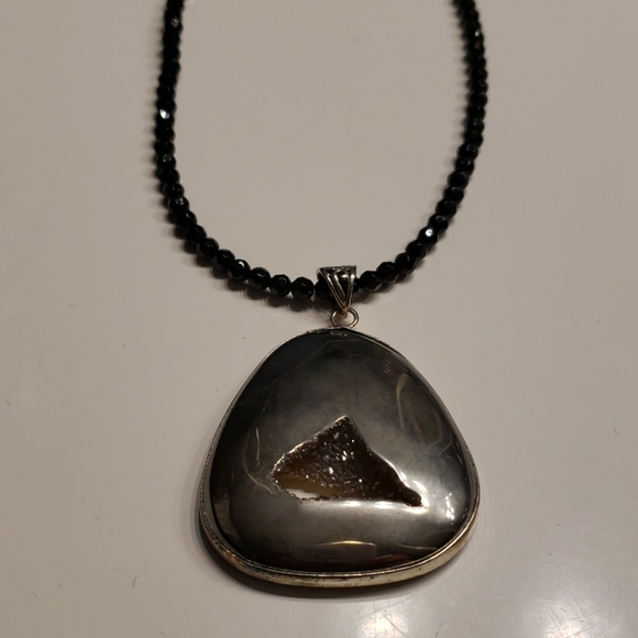 Jewelry - Genuine druzy quartz necklace